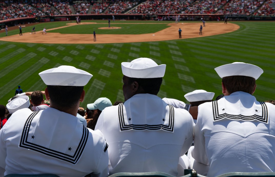 @ussessex_lhd2 and @ussportlandlpd27 attend a Los Angeles baseball game during Los Angeles Fleet Week, May 30, 2022. U.S. Navy photo by MCSN Donita Burks. #USNavy #GoNavy #Navy #KnowYourMil #Expeditionary #ForgedBytheSea #USPacificFleet #USSEssexLHD2 #LAFW2022 #LAFleetWeek2022