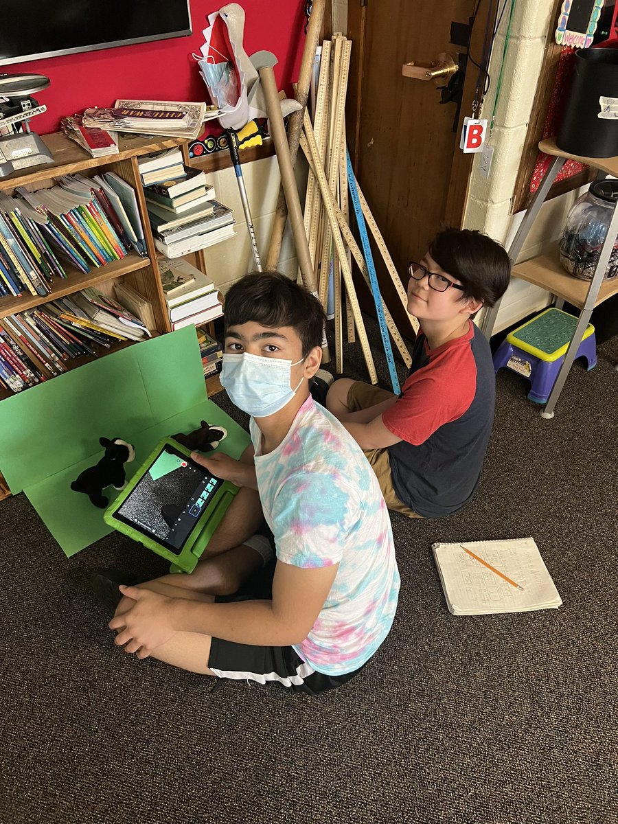 MrOScience's tweet photo. Stop-Motion Project as we convert storyline into visual representation. @SkokieSD69 #Collaborate #Back2Tech https://t.co/4yy65AOT3r