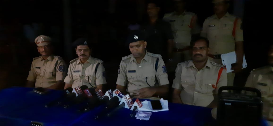 MalkajgiriCop's tweet photo. Today @BhongirTownps has conducted the #CommunityContactProgram under the supervision of @DcpBhongir Sri K.Narayana Reddy. In this program, 04 suspects were taken into custody & 18 Two-wheelers were seized.
@TelanganaDGP @TelanganaCOPs @hydcitypolice @cyberabadpolice https://t.co/iyECmQFe0I