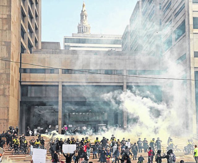 FCAnarchists's tweet photo. While many different people participated in the uprising, this anger is and was felt most viscerally and righteously by Black Clevelanders and the white liberal would wish to control the narrative and deny them the agency to strike at the police, a pillar of white supremacy. https://t.co/owygxZMiEO