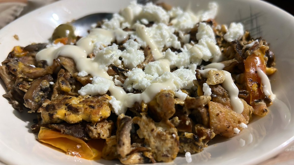 DrBukkabwoi's tweet photo. Rainy, Gloomy, Cold weather needs comfort food even when you are on Keto.
Grilled chicken and Mushroom topped with @MaiaCheese Goat Cheese Feta.
#moodfix #ketodiet https://t.co/QsPmZG7aYY