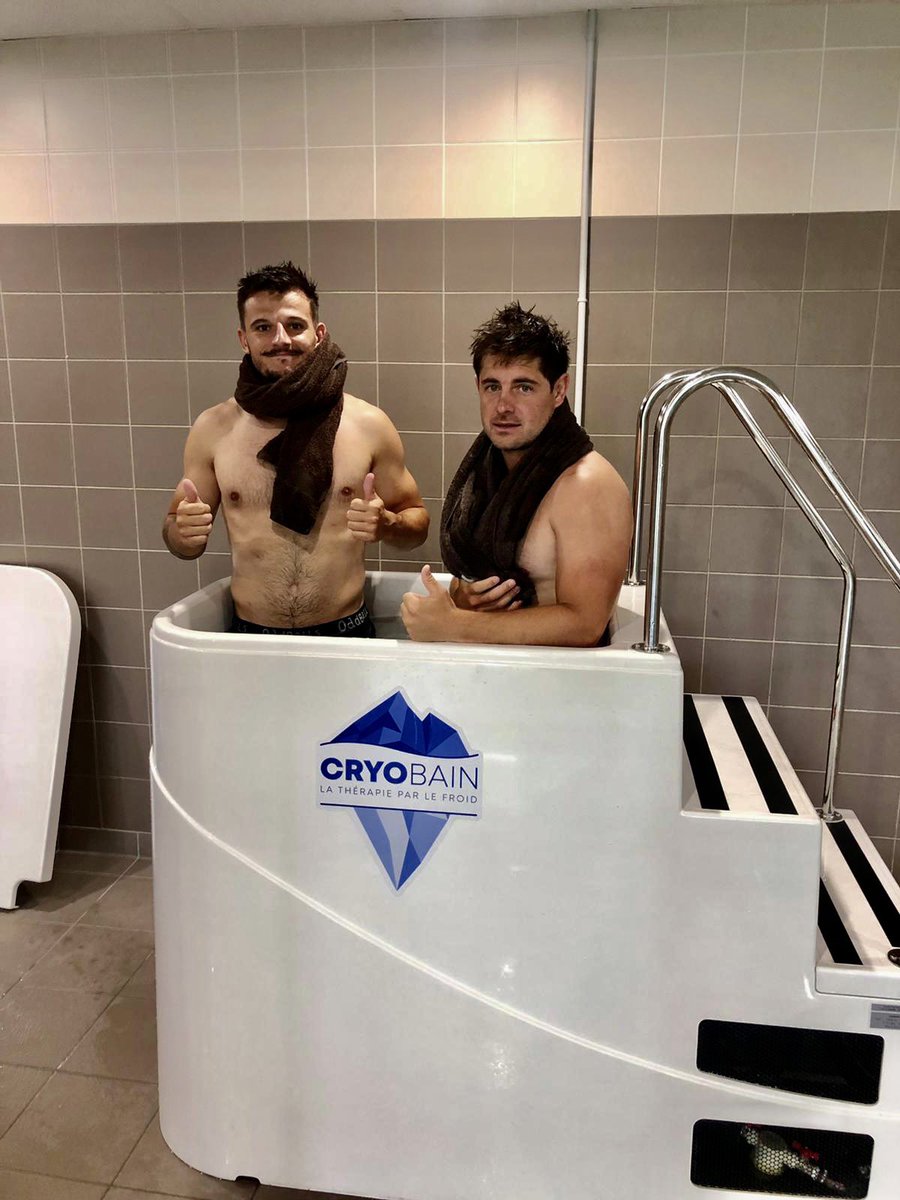 Cryobain's tweet photo. Le secret du @staderochelais pour devenir Champion d’Europe ? ⭐️ Une récupération optimale avec #Cryobain avant de disputer et remporter une incroyable finale de Champions Cup 

Magnifique premier🏆 pour tout un club : bravo Stade Rochelais !
📸 Pierre Popelin &amp; Jules Le Bail https://t.co/tpXdnLsBZ1