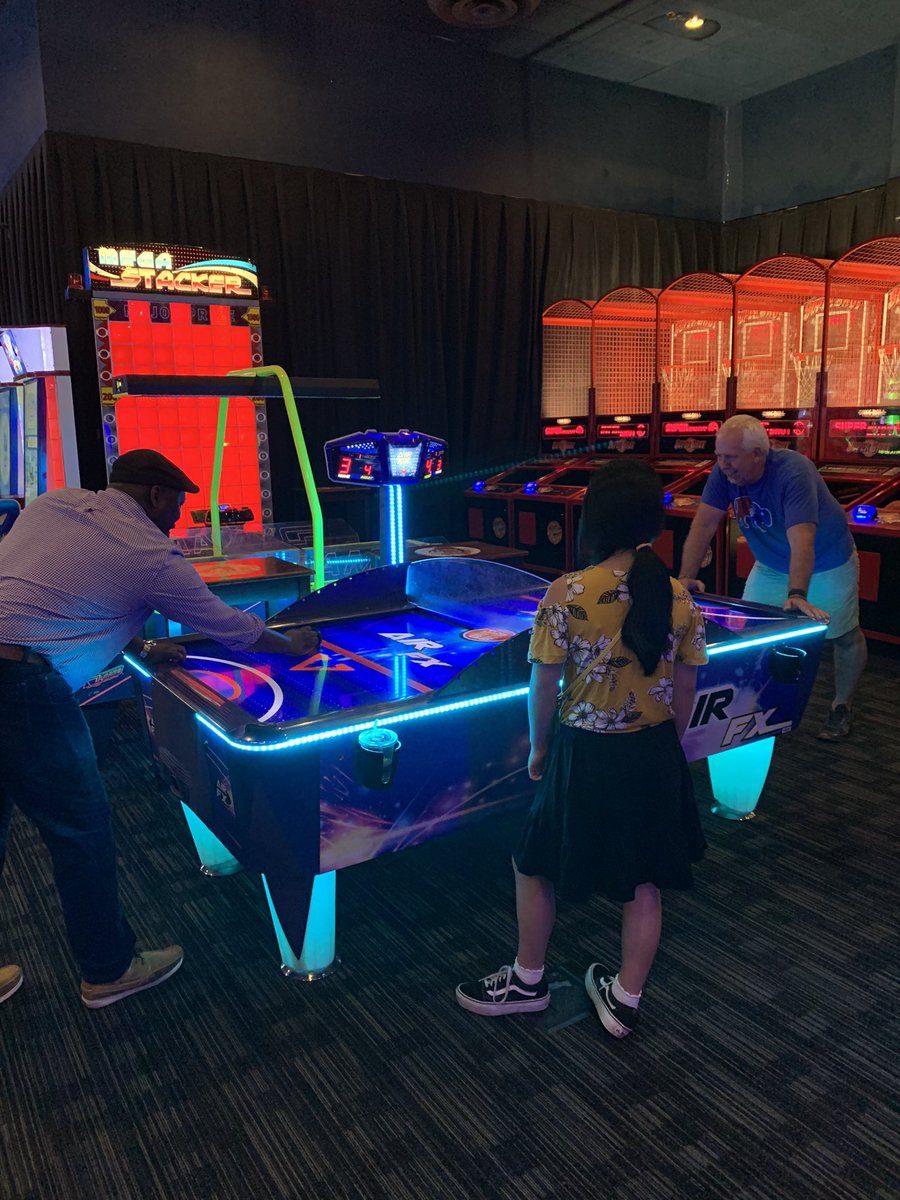 SASRIMiddle's tweet photo. The middle schoolers @standrewsri (and their teachers) had a blast at Dave & Busterโs! The perfect way to celebrate the end of the school year. #SASRI #SASRIMiddle #SASRICelebrations https://t.co/xv5tmjCBco
