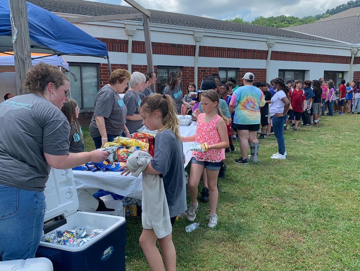 Red Bank Elementary (@redbankelem) on Twitter photo We are so grateful for the generous team of volunteers from <a href="/CalvaryRedBank/">Calvary Red Bank</a> ! They sponsored the 5th grade picnic last week & served 🌭🌭 to our outgoing students to celebrate the culmination of elementary school! Thank you, Neighbors! We are so grateful for the generous team of volunteers from <a href="/CalvaryRedBank/">Calvary Red Bank</a> ! They sponsored the 5th grade picnic last week & served 🌭🌭 to our outgoing students to celebrate the culmination of elementary school! Thank you, Neighbors!