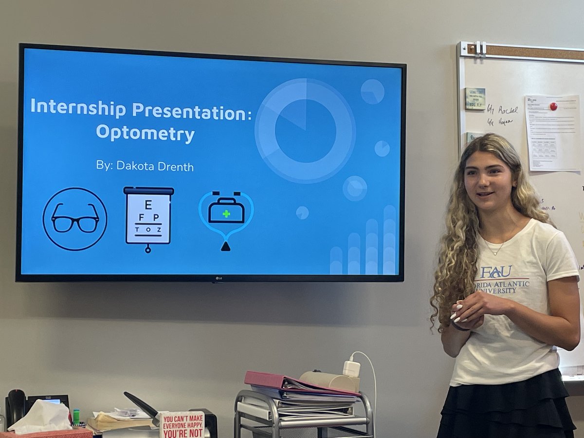 FblaRevere's tweet photo. Senior Internship presentations are underway!  Awesome job by our seniors presenting on their real-life work experience. Great job so far! https://t.co/Ch2iUh8z8H