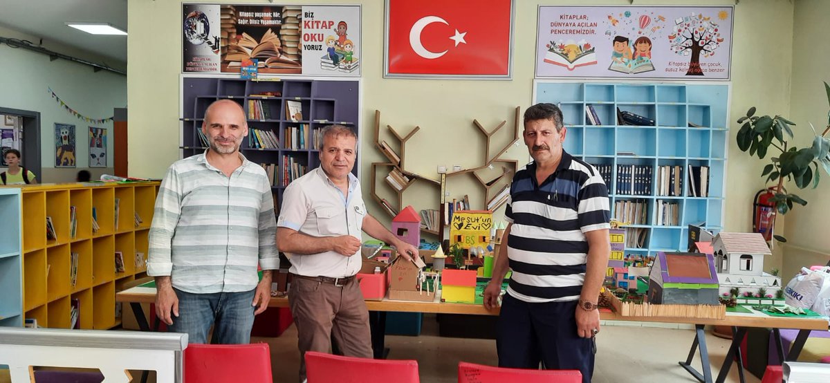 Osmangazi/ Çukurca Fan İlkokul ve Ortaokulumuzun Resim sergisinde emeği geçen Öğrencilerimize,öğretmenlerimize ve okul idaremize teşekkür ederim.<a href="/tcmeb/">Millî Eğitim Bakanlığı</a> <a href="/Ali_Partal/">Ali Partal</a> <a href="/GurhanCokgezer/">Gürhan Çokgezer</a> <a href="/Osmangazi_MEM/">Osmangazi İlçe Milli Eğitim Müdürlüğü</a>