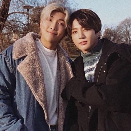 btsaresevennn's tweet photo. — Hoy, hace 6 años, #RM y #JUNGKOOK lanzaron "I Know" para celebrar el 3er aniversario de @BTS_twt!

🖇 (https://t.co/mWypl3cOoA) https://t.co/pgti2MAQtz