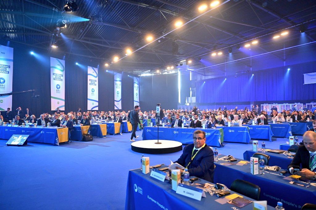 🗳️Just voted to elect the new president of @EPP at the EPP Congress in Rotterdam. #EPPRotterdam