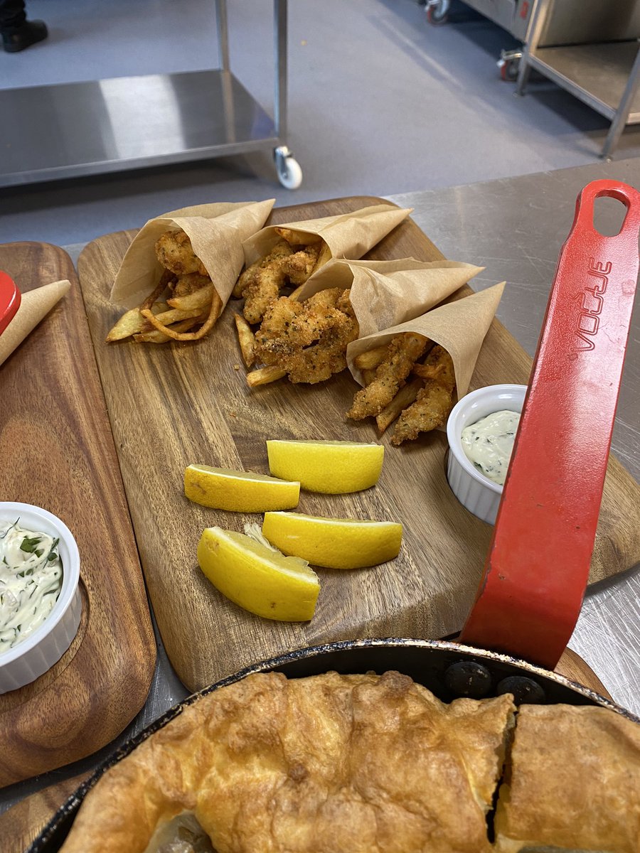 CulArtsFifeColl's tweet photo. Well done to the Foundation Apprenticeship Hospitality students who kicked off the Jubilee celebrations. 
What says British more than fish and chips, toad in the hole and scones washed down with good old English tea.  🇬🇧 @DywScp https://t.co/7jV65An3md