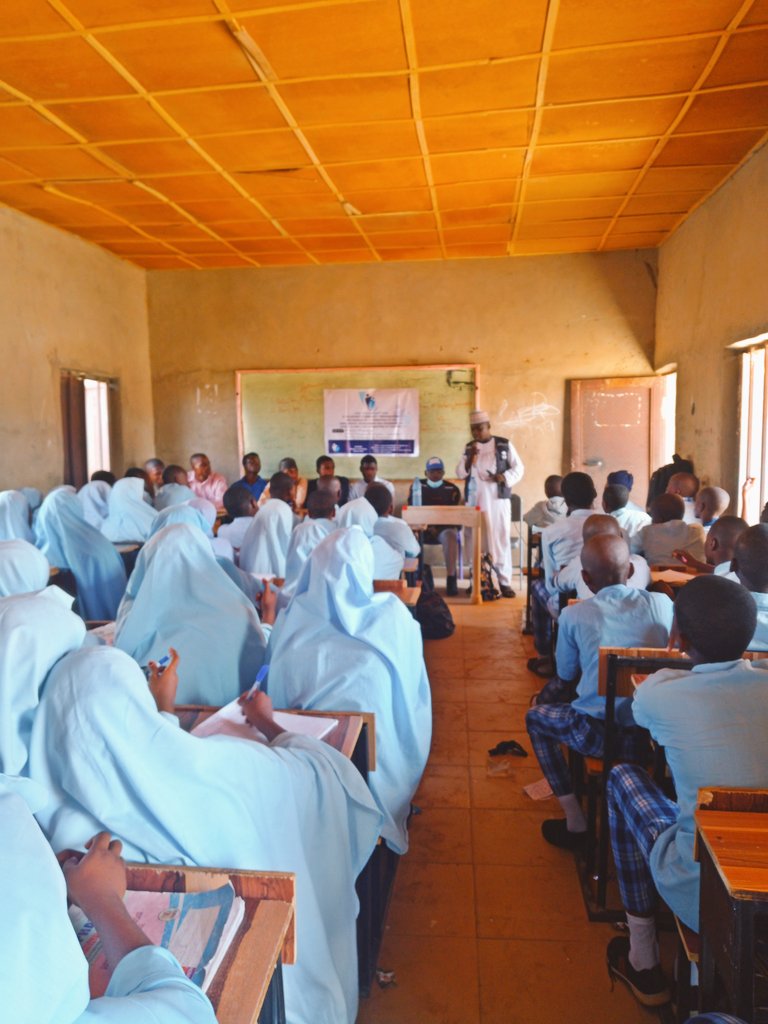 lonibu_health's tweet photo. As we celebrate the World No-tobacco Day 2022 Today. We worked together with the World Health Organization WHO to sensitize the students of Caliphate International School Gusau on the health implications of Tobacco usage. #CreateAwareness
#WorldNoTobaccoDay22
#WNTD22
#WHO
#LRHF https://t.co/ub7otid444