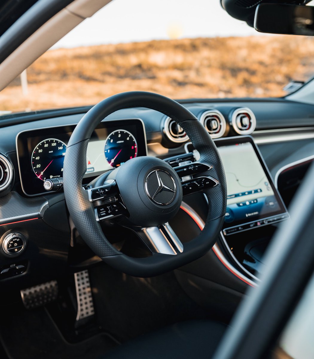 MercedesBenz_DE's tweet photo. Das #CKlasse #TModell vereint Sportlichkeit und Luxus. Über das digitale Cockpit mit fahrerorientiertem Touch-Display könnt ihr ganz intuitiv mit eurem Fahrzeug interagieren.  

Jetzt konfigurieren. ▶️ https://t.co/6x8x63nbKo

📸  https://t.co/Gcllu5yhDi für #MBcreator https://t.co/fBs4e8CRaA