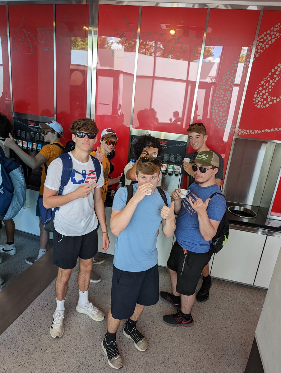 misterseeley's tweet photo. Some #WDorks at Epcot this morning! #TheseMemoriesWillLastALifetime https://t.co/aeJXUI4jZ8