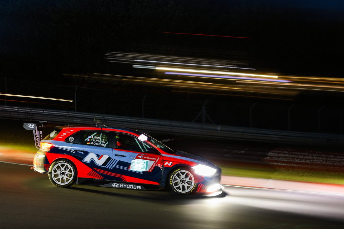PabloMACHIWRC's tweet photo. #ALENA❤️🔥 @alenagerber 🇩🇪❤️🔥 Hyundai Motorsport Hyundai Deutschland 🇩🇪❤️🔥 More Working live By #ADACTotalEnergies24 🇩🇪❤️🔥 @hmsgofficial @hyundai_de @naami_beaute #chicaNaami #chicahyundai #magicasonrisa #MagicSmile😄🔥☀️ #24hsnurburgring #Hyundaigerman #hyundaimotorsport #hms https://t.co/Fbgon5mLhi