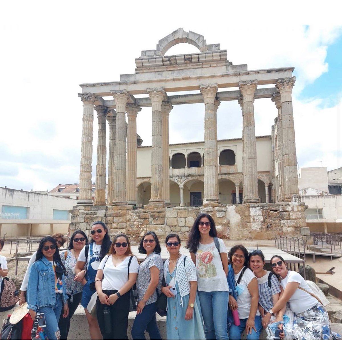 PRODEAN_org's tweet photo. Las beneficiarias del Proyecto Transfrontera realizan una excursión a Mérida. Os contamos todo lo que visitaron 👉🏻 https://t.co/ApHg70oDPr #proyectotransfrontera #prodean #integracionsocial #merida #construyeunmundomejor https://t.co/YjLgCuVnTH
