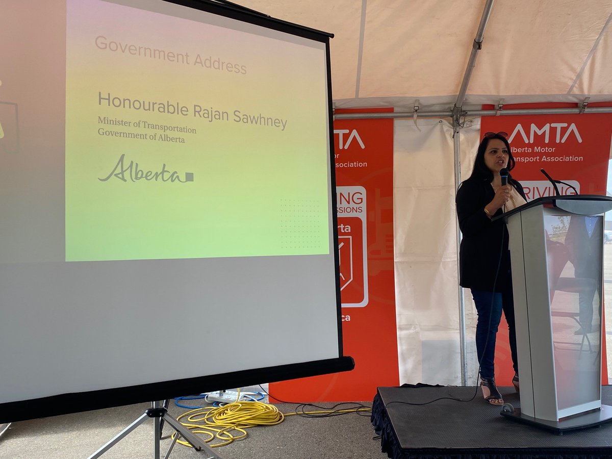 AMTA_ca's tweet image. A huge shout out and thank you to those in attendance for our special ride along event Friday.

50+ fleets represented with 70 drivers on hand to trial Hyzon's Class 8 Fuel Cell Electric Truck (FCET 8). A first in #Canada 
@ATCO @TCEnergy @FlyEIA @ABTransComm @hyzonmotors