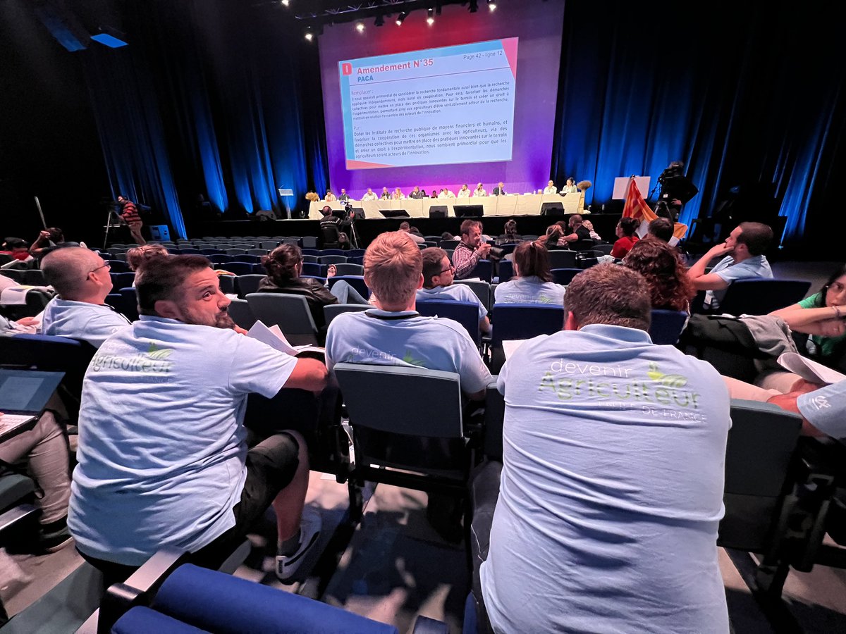 JAregionIDF's tweet photo. Notre délégation francilienne @JAregionIDF au congrès @JeunesAgri
Programme de cet après-midi, travail sur le RO avec l’étude de presque 100 amendements

@JeunesAgri77 @JA_IDF https://t.co/xoPTN6iybp