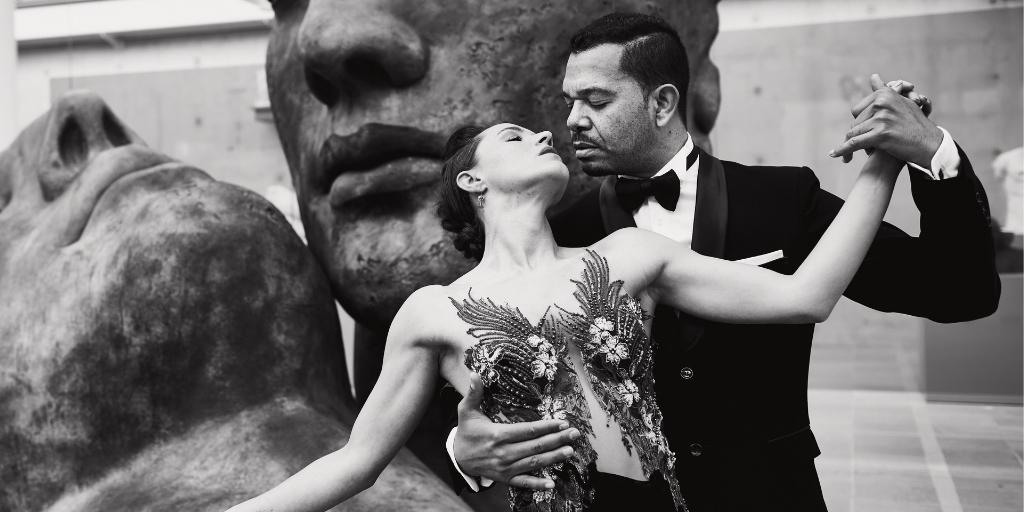 maisonmelise's tweet photo. Our designer's favorite picture. Mirella's swan-like movement shows our dazzling lace and beaded gown off so delicately. ⁠
Photography⁠ @salih_kilic010⁠
.⁠
.⁠
.⁠
#maisonmelise #lace #tangodesign #hautecouture #photography #blackandwhite #statue #museum  #handmade https://t.co/LHpO1GJZFm