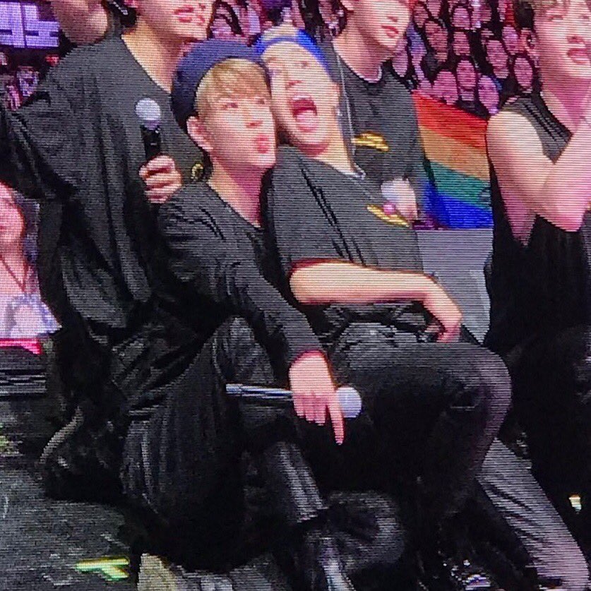 dailyseung2's tweet photo. it’s june https://t.co/SxcNtBvLx2