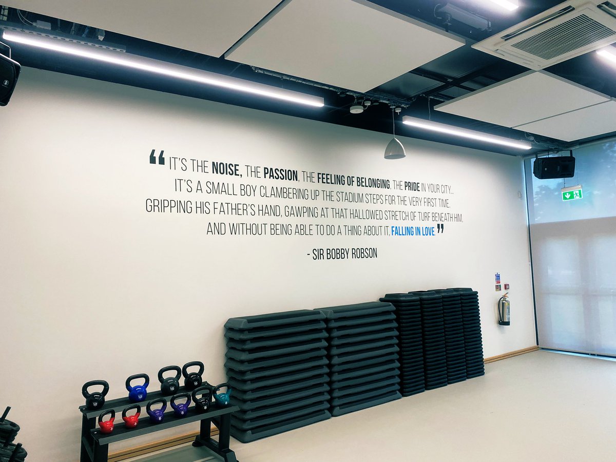 Great to visit the NUCASTLE Centre today, the <a href="/NU_Foundation/">Newcastle United Foundation</a>’s new Community Hub in #Newcastle.🙌⚽️Amazing roof-top 6-a-side pitch which anyone can book for a game &amp; state-of-the-art E-Sport room feat. <a href="/NUFC/">Newcastle United</a>’s ePremierLeague rep. <a href="/PlanetToast1/">Jake Simpson</a>! 💻
Exciting developments #NUFC 🏁