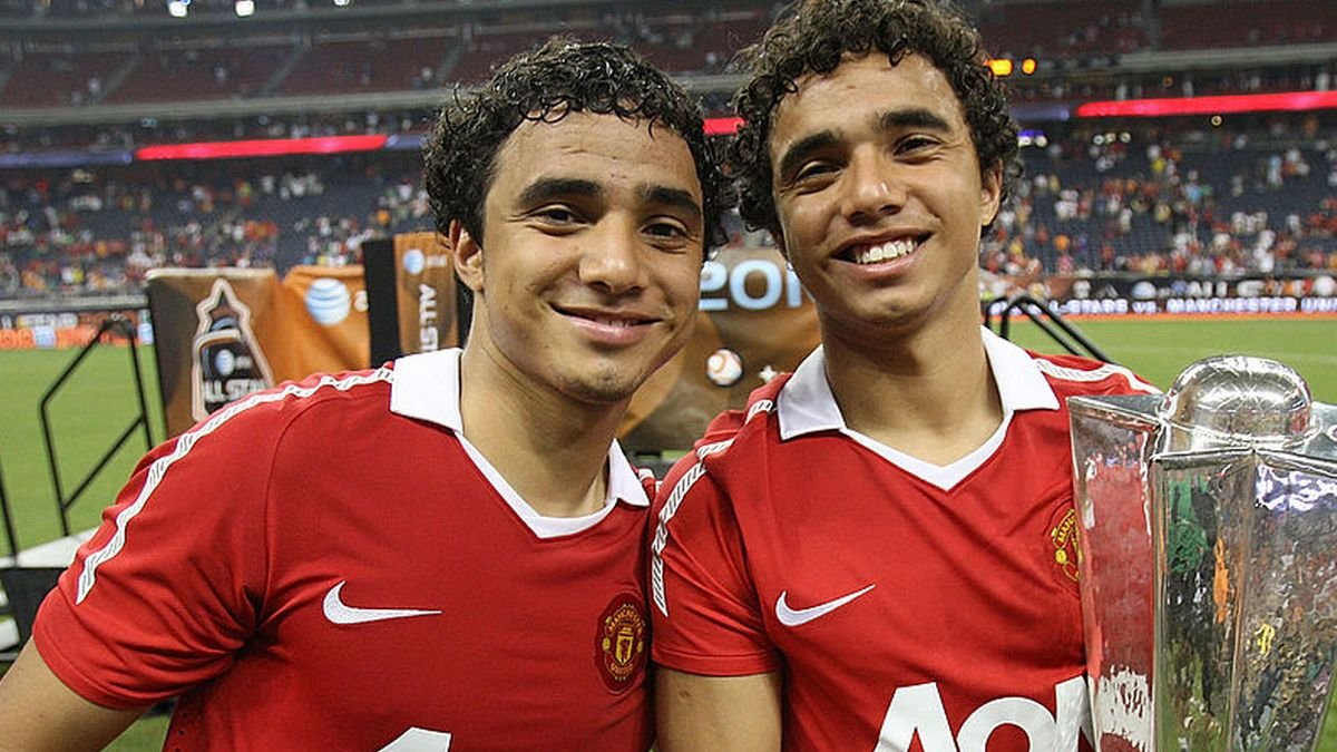 Happy Birthday to former full-backs, twins Fabio & Rafael Da Silva        