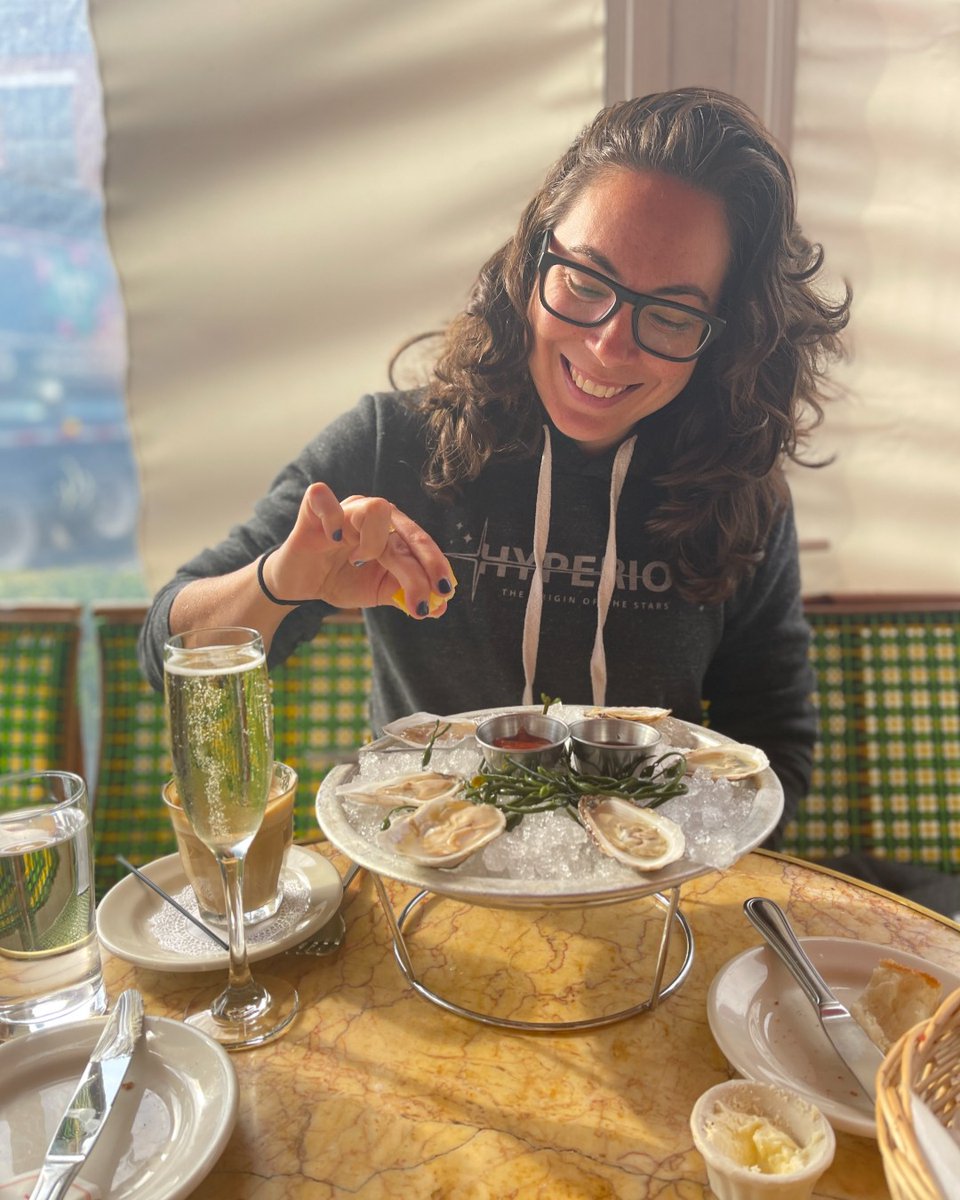 ErikaHamden's tweet photo. Sometimes only oysters and champagne will do for breakfast!!

#astronomer #space #Hyperionswag #breakfastinstyle https://t.co/GPBXxpcTGz