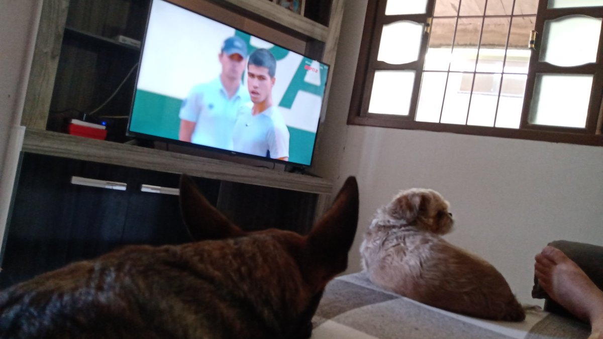 cmangeli's tweet photo. #RolandGarrosNaESPN Nadal e Bidú assistindo o Alcaraz https://t.co/2VnLLqyCBs