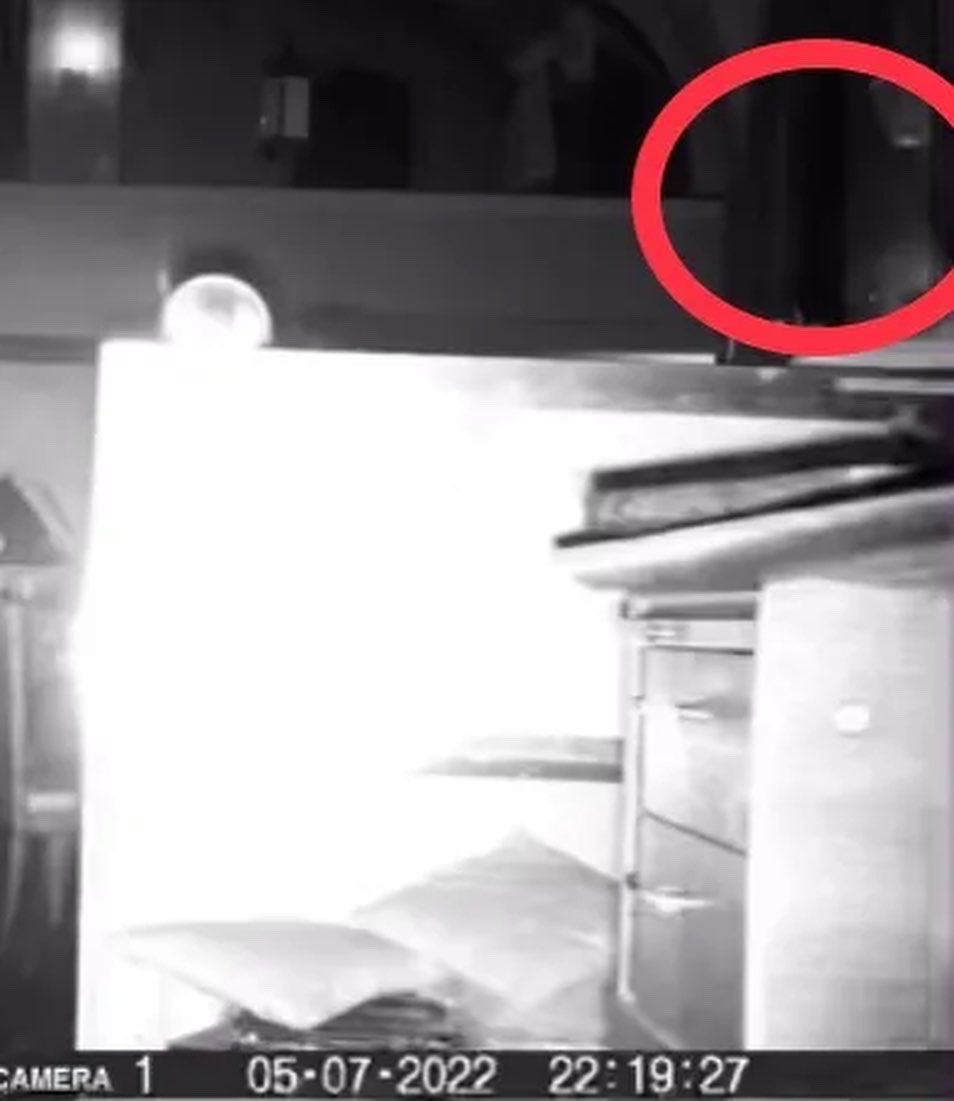 IronParanormal's tweet photo. We spent more time trying to debunk some of these oddities then we have during previous investigations, however, more often than not there was no clear reasoning for some of these occurrences.
#windber #windberpa #hauntedwindber #hauntedchurch #AmericanRenaissanceChurchandMuseum https://t.co/U9AUvmlE7r