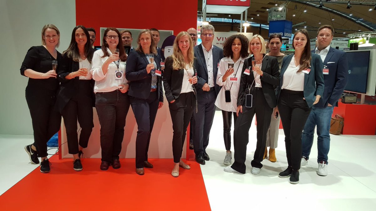 imc_learning's tweet image. Das war’s vom ersten Tag der #Learntec2022, das Messeteam freut sich auf zwei weitere tolle Tage und verabschiedet sich für heute in den wohlverdienten #Feierabend 🥂!#weEmpower