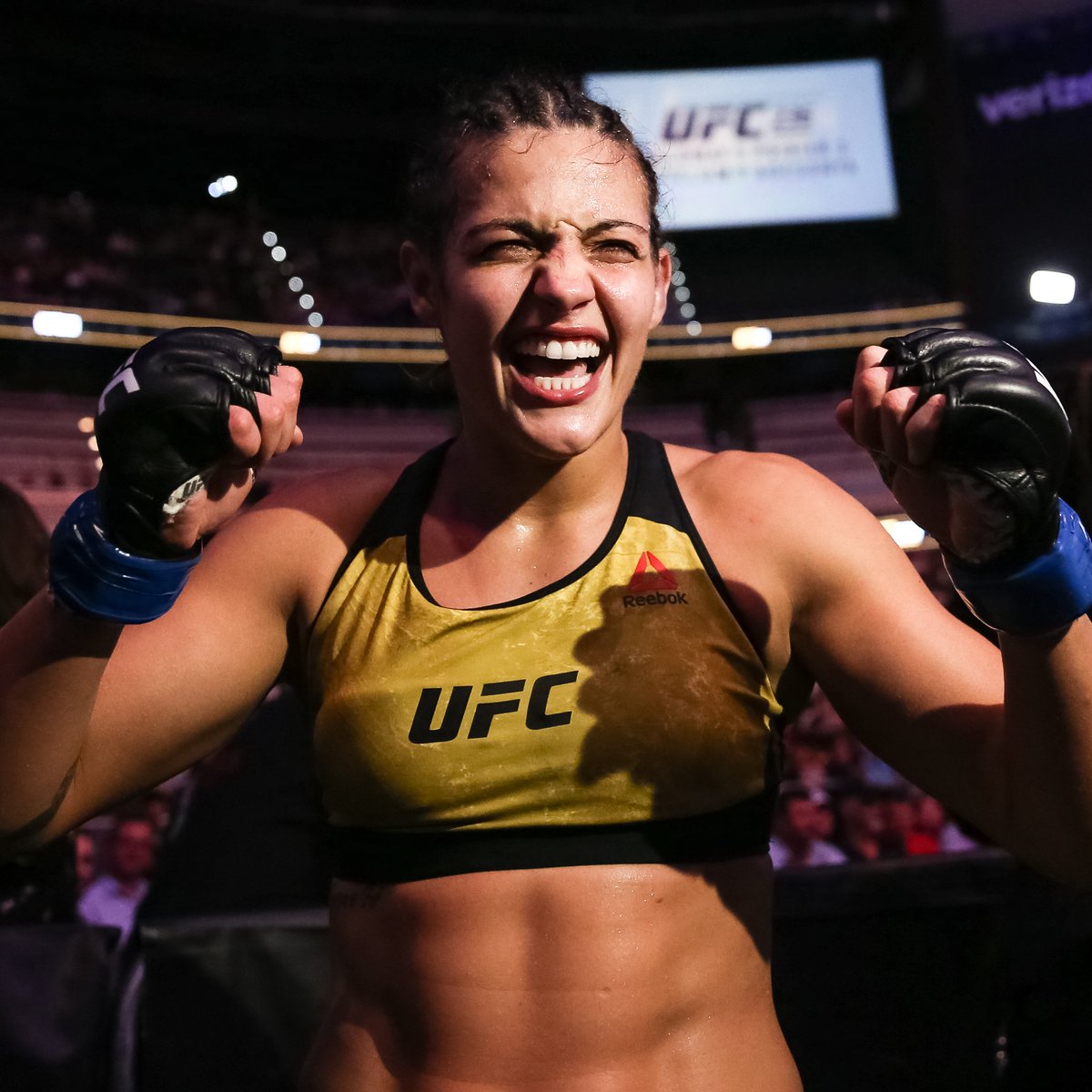 Um duelo totalmente brasileiro 🇧🇷 promete agitar o #UFCVegas56! 

<a href="/KillerKarine/">Karine Killer UFC</a> e @PoliBotelho medem forças neste sábado (4). Assista no @CanalCombate a partir de 14h.