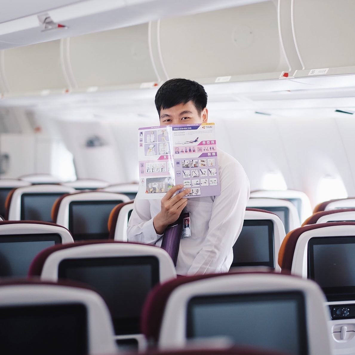 Tatar_ET's tweet photo. Happy International Flight Attendant Day 🥳✈️ #excrew #thaicabincrew #thaiairways https://t.co/cgKnFdQFDa