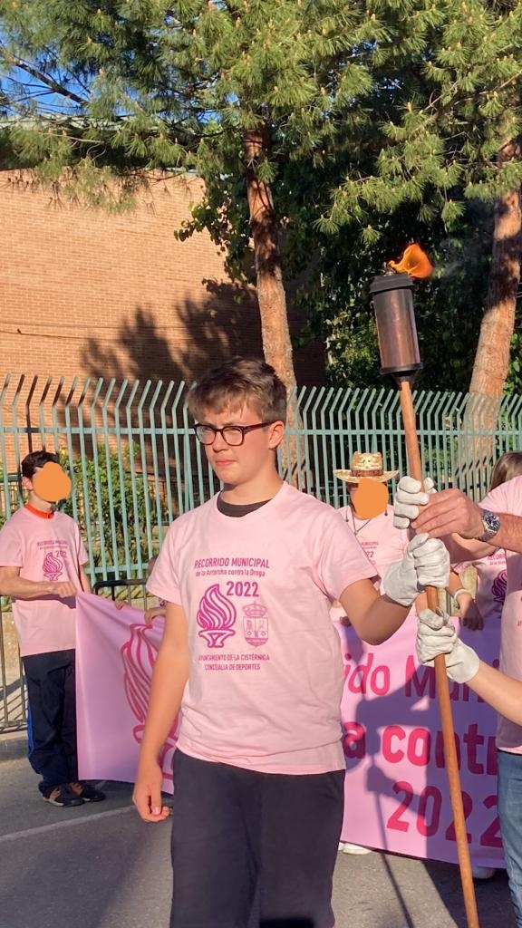CEIPJoaquinDiaz's tweet photo. El pasado viernes 27 de Mayo, nuestro alumno Sergio Aguado Fresco fue uno de los portadores en el recorrido municipal de la antorcha contra la droga de nuestra localidad. Buenas acciones en beneficio de nuestra sociedad. https://t.co/vV4R4Nx4te