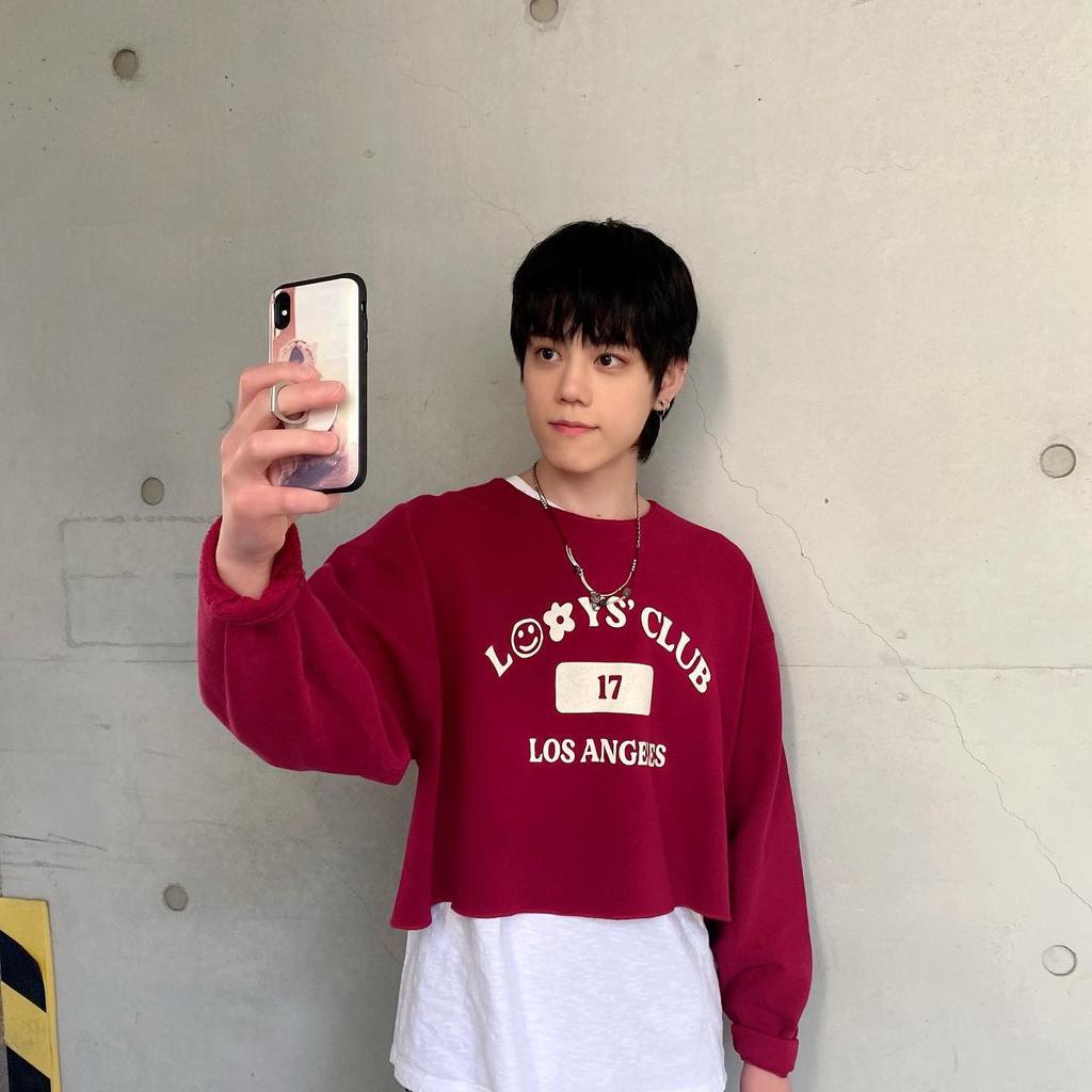 1994August21's tweet photo. Yo red! 
#훈 #ChaHun #NFlying #엔플라잉 #차훈 #CatHun #チャフン #고먐미 @NFlyingofficial https://t.co/svXIPuQiLD