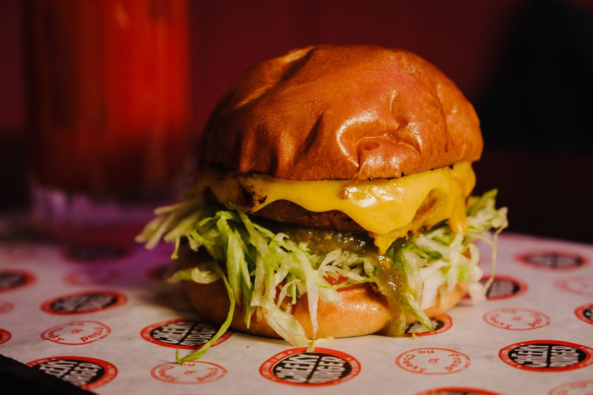 Golf &amp; burgers? Half-term HEAVEN. 

Open from 12PM all this half-term for all your course-crossing, burger-chomping needs. 

#PlayBirdies #Birdies #CheekyBurger #Burgers #HalfTerm