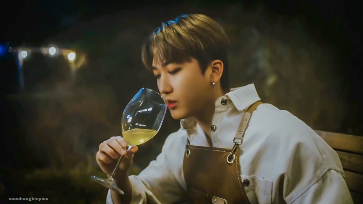 seochangbinpics's tweet photo. dinner date with changbin 🤎 https://t.co/73dxeCBsZp