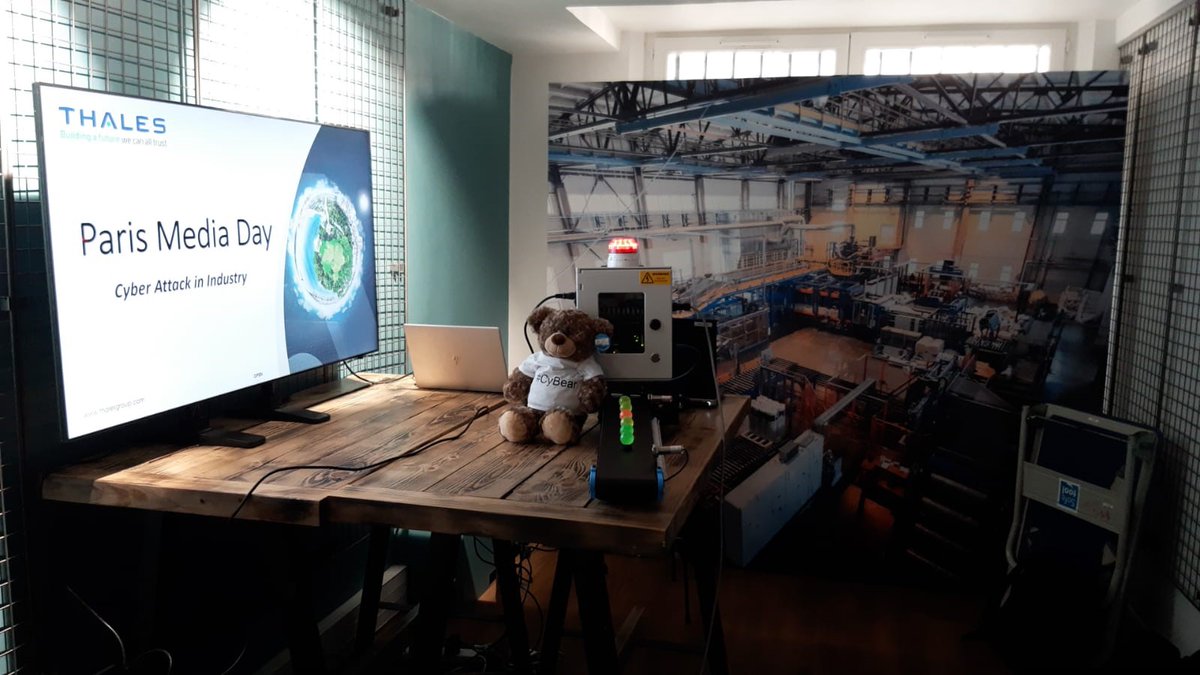 ThalesNDEC's tweet photo. That's a wrap! Thank you to everyone who joined us for our #cyberatttack demo and for the fantastic team behind the scenes who organised #ThalesMediaDay #teamwork #CyBear #cybersecurity #paris https://t.co/FOyxEKn9eE