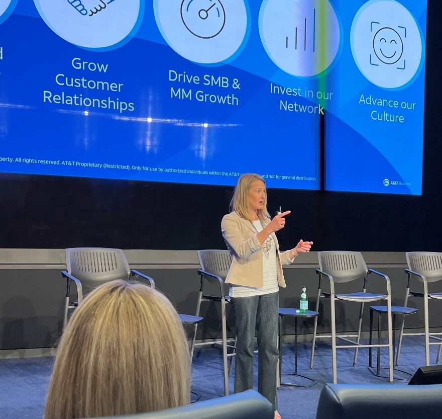 JenVanBus's tweet photo. A great day of planning, sharing and celebrating with my #MidMarkets team at our Q2 Rally! Iโm so excited about the energy and momentum of this talented team. Weโre removing barriers, simplifying processes, and keeping our people and our customers at the center.
#attemployee https://t.co/PmmDPculFV