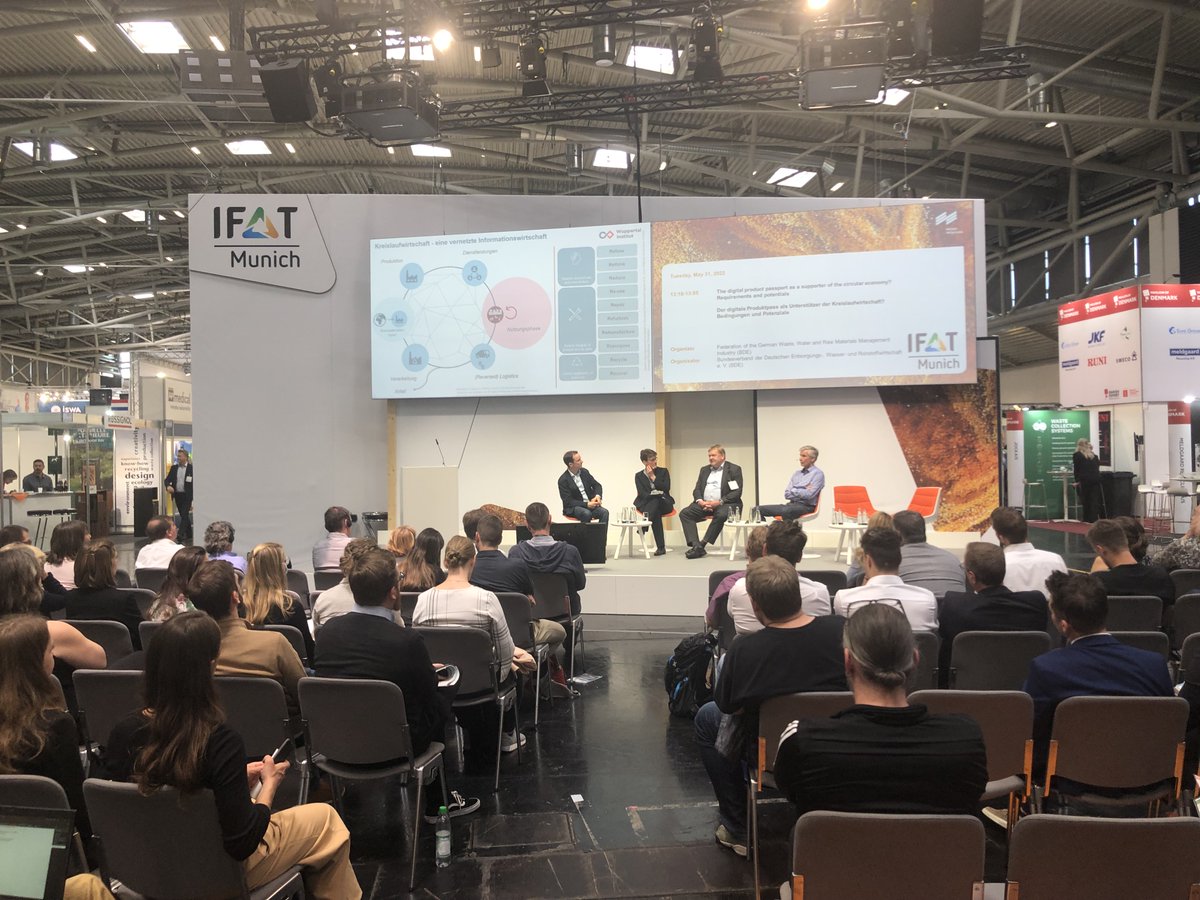 BDE e.V. (@bde_presse) on Twitter photo Engagierte Diskussion auf dem <a href="/IFATworldwide/">IFAT worldwide</a> Forum Abfall/ Sekundärrohstoffe zum aktuellen Umsetzungsstand eines EU-weiten digitalen Produktpasses mit Impulsen aus der Praxis zu bereits bestehenden Anwendungsgebieten im Bereich #Kunststoffrecycling #circulareconomy #BDEIFAT2022 Engagierte Diskussion auf dem <a href="/IFATworldwide/">IFAT worldwide</a> Forum Abfall/ Sekundärrohstoffe zum aktuellen Umsetzungsstand eines EU-weiten digitalen Produktpasses mit Impulsen aus der Praxis zu bereits bestehenden Anwendungsgebieten im Bereich #Kunststoffrecycling #circulareconomy #BDEIFAT2022
