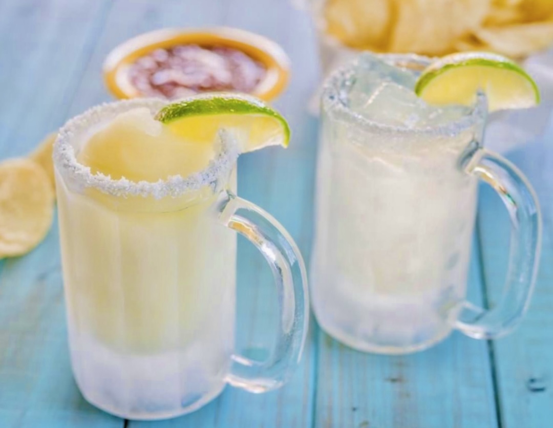 Blue_Goose's tweet image. Two dollar Tuesday!

Stop in for one of our Original Frozen or Rocks margaritas for only $2!!

$2 Offer available all day Tuesday for dine-in only.

#bluegoosecantina