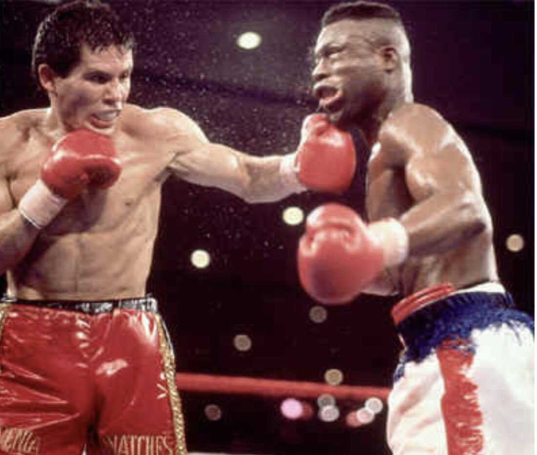 CAME_Ivan's tweet photo. @DAZNBoxing El gran campeón mexicano @Jcchavez115 https://t.co/dc2bHFX7Gi