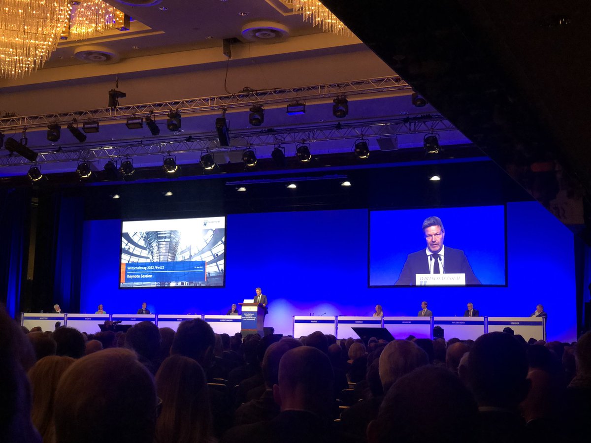 Ich finde, das muss man dem Wirtschaftsminister #habeck lassen. Beim <a href="/Wirtschaftsrat/">Wirtschaftsrat der CDU e.V.</a> hat er für seine  nachdenkliche und sehr an der Realpolitik orientierten Rede viel Applaus bekommen. Im Übrigen tut diese #diskursfähigkeit unserer Demokratie einfach gut.