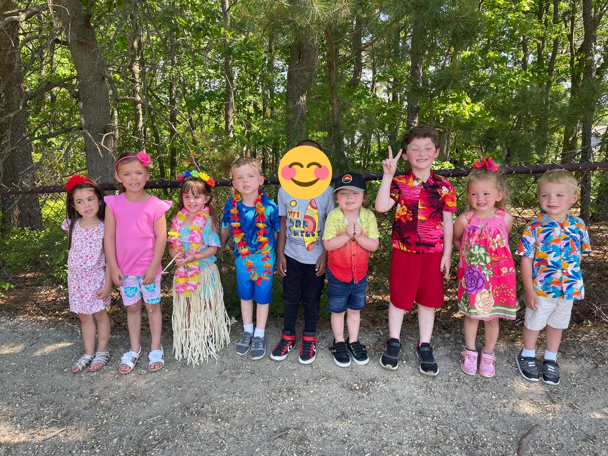 L is for Luau &amp; we will feel like we are in Hawaii today!! 🌺 🌊 #barnegatinspires #prek 🤩