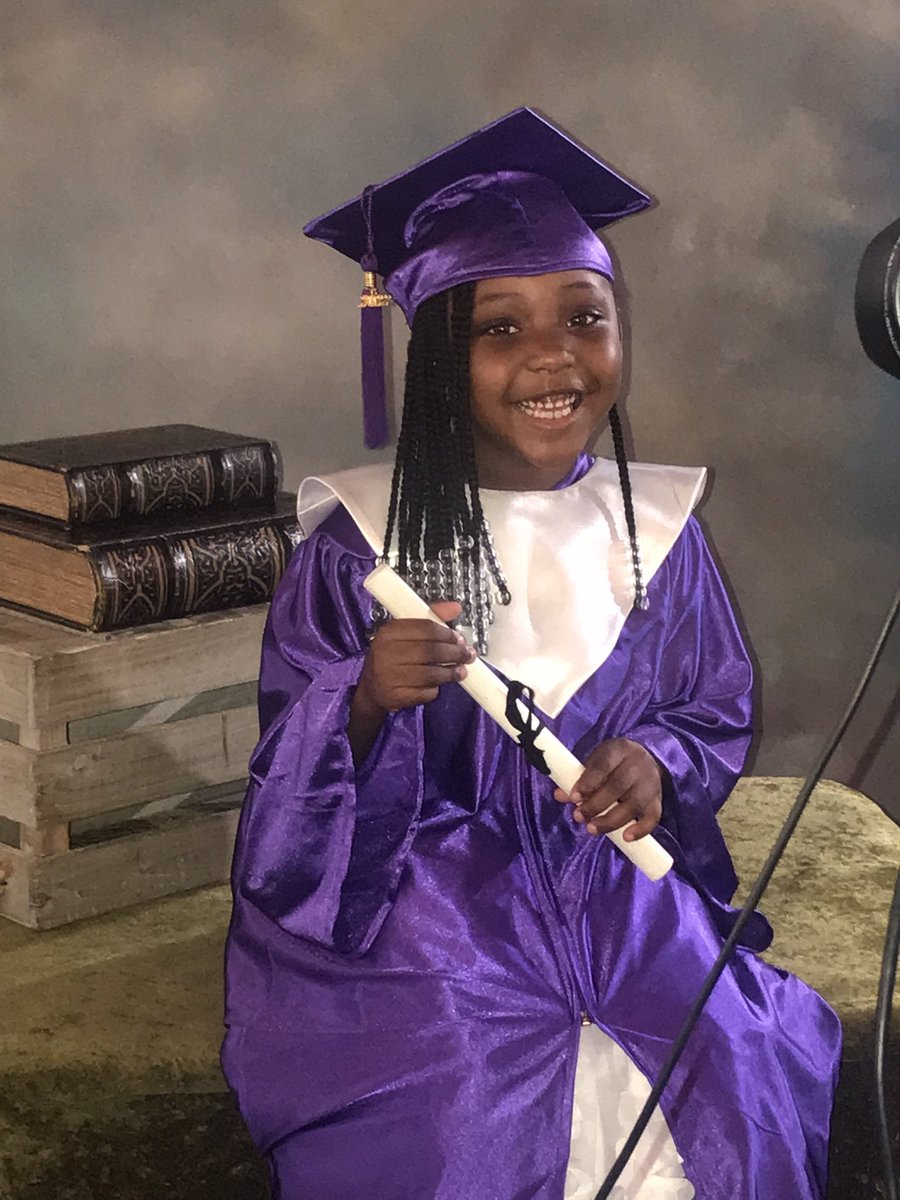 theyh8Jai__'s tweet photo. My future firefighter ❤️#preKGraduate  #GoBabyGirl https://t.co/5j7Jtcu7FF
