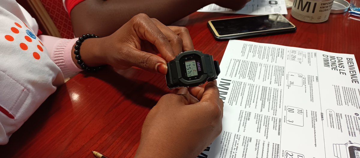 UNFPABF's tweet photo. Grâce à @UNFPA, 113 jeunes filles au #BurkinaFaso ont reçu des montres « Immi » pour le suivi de leur cycle menstruel. Cette innovation déployée au cours de la #MenstrualHygieneDay vise à renforcer les connaissances des filles sur les différentes phases. @amatavel @MattJacksonUK https://t.co/JRk4dnwwtw