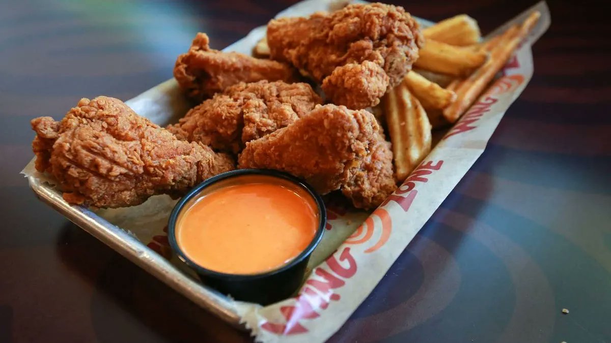techcatgirl's tweet photo. #ThisIsSoCool
This chain is partnering with #MisoRobotics to make #Flippy2 a part of its standard build for all future #restaurant locations.
#WingZone goes all in on #robot fry cook https://t.co/yoDgu8Zufn #WhatsYourTechStory https://t.co/VvVQbeQFDU
