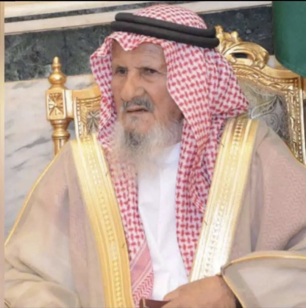 sai7org's tweet photo. انتقل إلى رحمة الله عمي وكبير جماعتي الشيخ #ثواب_بن_سلطان بن عياش

له قصه جميله
في تحرير الكويت🇰🇼 كان عنده محطة بنزين⛽️على طريق الخرمة
وقف عنده الجيش السعودي فتبرع بالبنزين مجانا لهم

رجل مواقف وكريم ومحب لوطنه وقياداته🇸🇦
تلقى شكر من القياده وهذه احدها من الملك سلمان

ادعو له🤲🏻 https://t.co/OhGvAboyCM