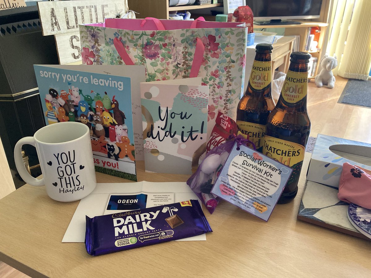 missgsy's tweet photo. lovely gifts to finish off my final social work placement๐ฅณhave loved my time in the safeguarding triage team & will miss the guys n gals who have been so supportive! But now for some RnR with a bit of study mixed in too #student #learning #socialwork #leave #recouperate https://t.co/dmhZ4NvYUF