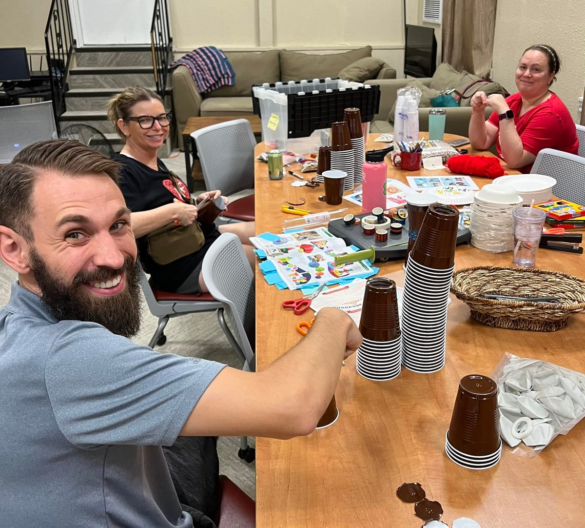 AustinJrForum's tweet photo. AJF members recently supported our partner @SammysHouseTX  with preparing for their upcoming carnival (info at https://t.co/Gzc22vtirQ). Another way we help the children of Austin! #powers4good https://t.co/5CYqORQWao