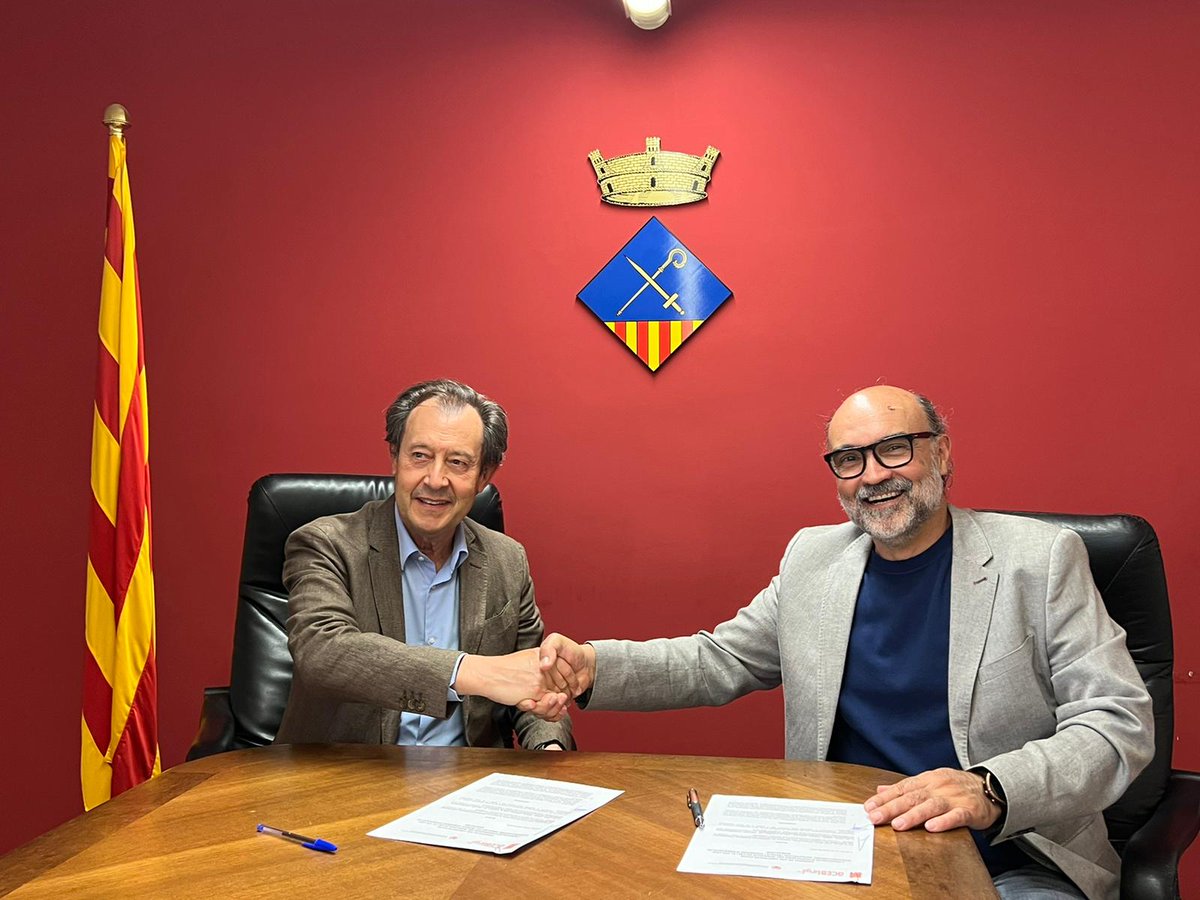 cateb_barcelona's tweet photo. ✍️ L'@AcebBergueda i el #CAATEEB firmem el conveni de col·laboració per l'impuls de @firhabitat, la Fira de la #Bioconstrucció i l'#eficiènciaenergètica d'#Avià, que enguany es celebra del 3 al 5 de juny https://t.co/gpLUEdL4Rx