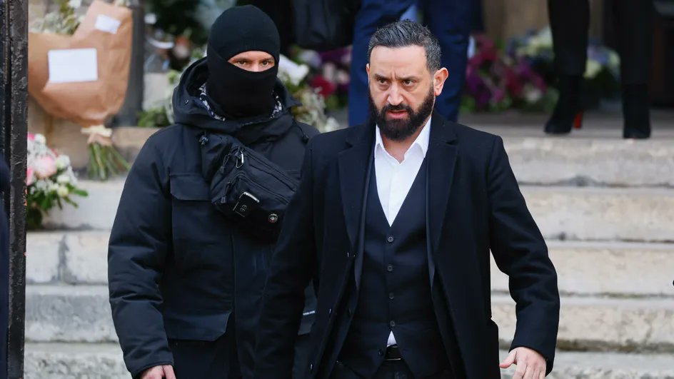 L'animateur Cyril Hanouna condamné pour diffamation à une amende de 500 euros avec sursis

francetvinfo.fr/culture/tv/cyr…