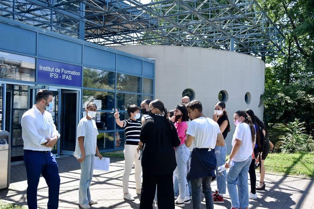 CiteMourenx's tweet photo. Jobdating organisé par le CHU de Pau pour que les élèves de 4è du parcours Avenir découvrent les métiers de la santé et de l'hôpital (secrétariat, kinésithérapeute, anesthésiste, infirmier etc) https://t.co/2CbJObwsuf @AcBordeaux @dsden64
@CiteMourenx #parcoursavenir https://t.co/4gIjkQBDx3
